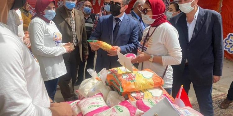 جامعة مطروح: افتتاح سوق خيري لمستلزمات شهر رمضان بكلية السياحة والفنادق