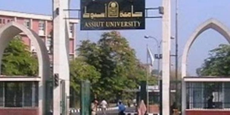 فريق مسابقة روبوت بجامعة أسيوط يتأهل ضمن 16 فريقا على مستوى العالم