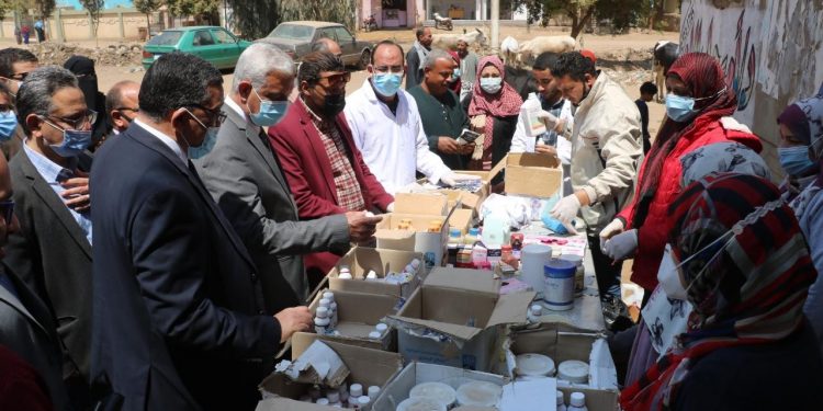 جامعة المنوفية تنظم قافلة متكاملة إلى قرية العراقية ضمن مبادرة حياة كريمة