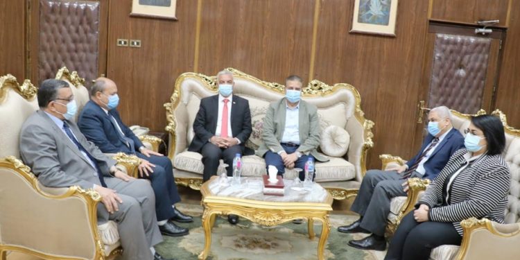 محافظ المنوفية يبحث مع رئيس الجامعة تنفيذ منظومة الاشتراطات البنائية الجديدة