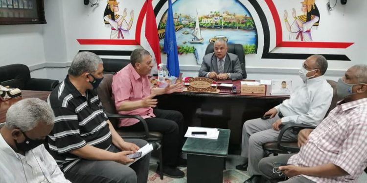 قبيصي يجتمع بمديري التعليم الثانوي والإحصاء والتطوير