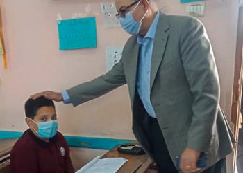 أولياء أمور مصر: بيان الصحة زاد توتر الأمهات ومطالب برفع الغياب من المدارس