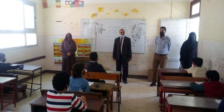 تدريس العلوم والرياضيات بالإنجليزي.. التفاصيل الكاملة لغضب أولياء الأمور وتوضيح الوزير