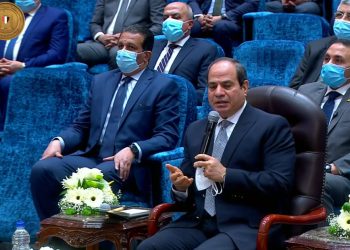 الرئيس يوجه التحية للواء الشاذلي صاحب فكرة إنشاء مدينة الدواء