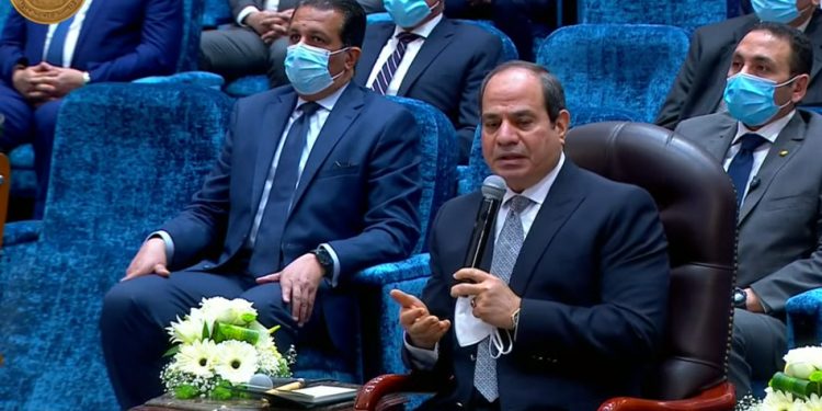 الرئيس يوجه التحية للواء الشاذلي صاحب فكرة إنشاء مدينة الدواء