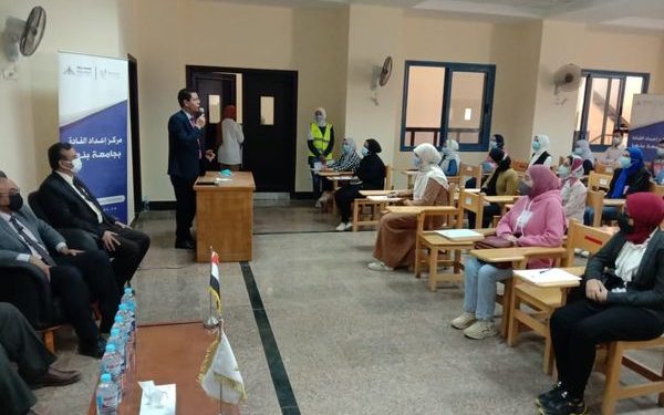 رئيس جامعة بنها يفتتح فعاليات الدورة التدريبية «أنت أقوى من المخدرات»