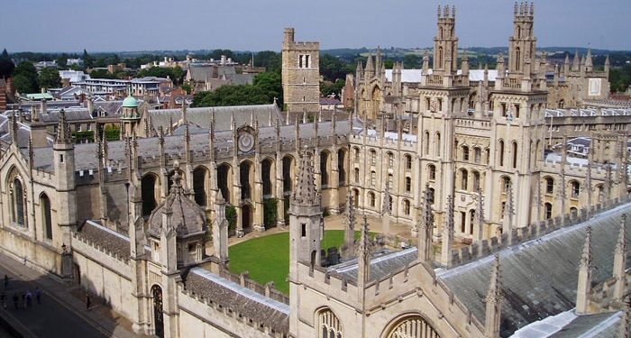 تفاصيل دراسة القانون في جامعة أكسفورد البريطانية