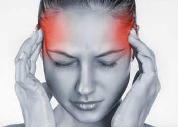 حمى وغثيان وصداع.. أعراض مطمئنة يُسببها فيروس كورونا