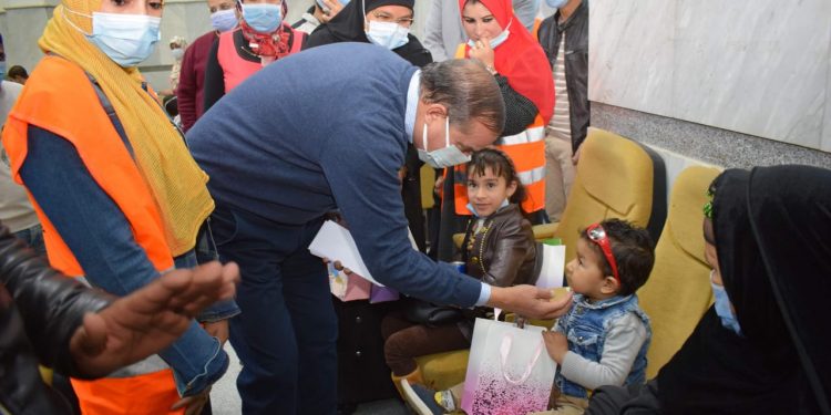 رئيس جامعة سوهاج يشارك في احتفالات يوم اليتيم