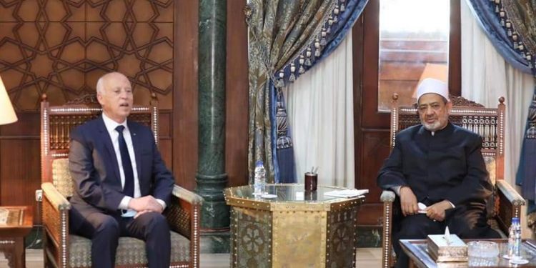الرئيس التونسي والإمام الأكبر يتفقان على تشكيل لجنة علمية لخدمة الثقافة الإسلامية