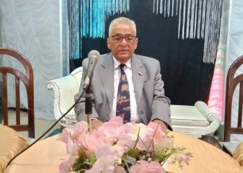 وكيل «المهن التعليمية» يحذر من التعامل مع حسابه على فيسبوك