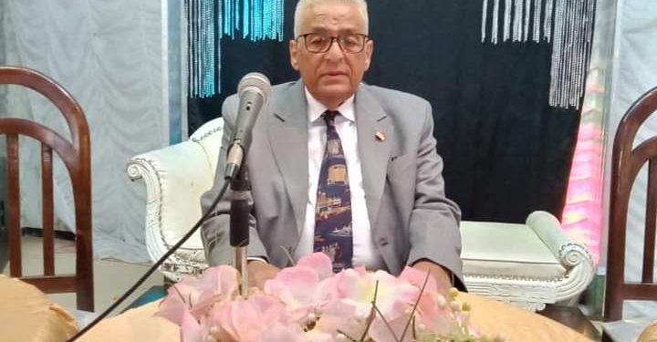 وكيل «المهن التعليمية» يحذر من التعامل مع حسابه على فيسبوك