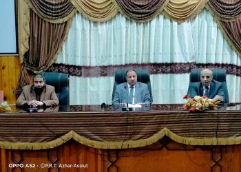 نائب رئيس جامعة الأزهر يعقد لقاءً مع أعضاء هيئة التدريس بكلية أصول الدين بأسيوط