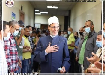 في آخر يوم عمل له.. ممر شرفي لرئيس قطاع المعاهد الأزهرية