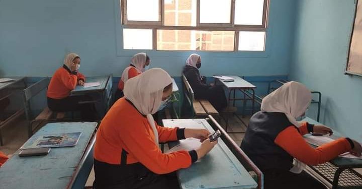 تسريب امتحان الجبر للشهادة الإعدادية بالجيزة قبل بدء اللجان «صور»