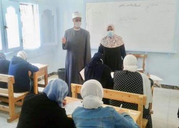 رئيس منطقة الإسكندرية الأزهرية يتفقد ختام امتحانات النقل الثانوي