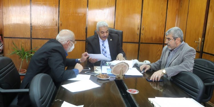 نائب رئيس جامعة الأزهر يترأس اجتماعَ لجنةِ الإرشاد الأكاديمي