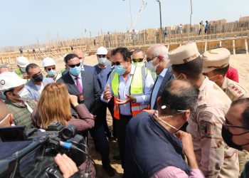 وزير التعليم العالي يتفقد منشآت جامعة المنصورة الأهلية  