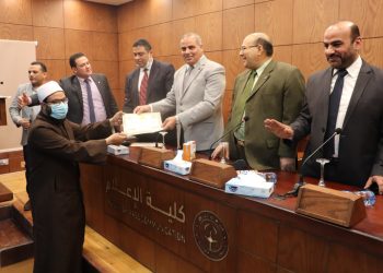 رئيس جامعة الأزهر يشهد تخريج الدفعة الأولى لدورة الأئمة بكلية الإعلام