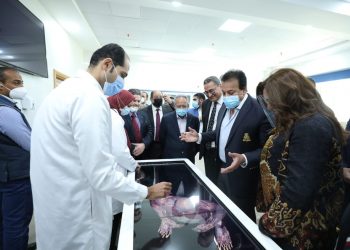 وزير التعليم العالي يفتتح منشآت جديدة بجامعة حورس