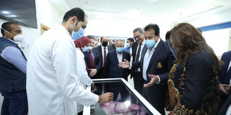 وزير التعليم العالي يفتتح منشآت جديدة بجامعة حورس