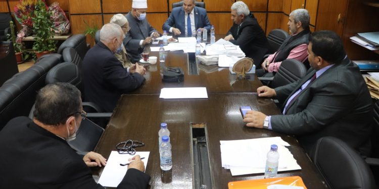 رئيس جامعة الأزهر يترأس اجتماع لجنة الإرشاد الأكاديمي