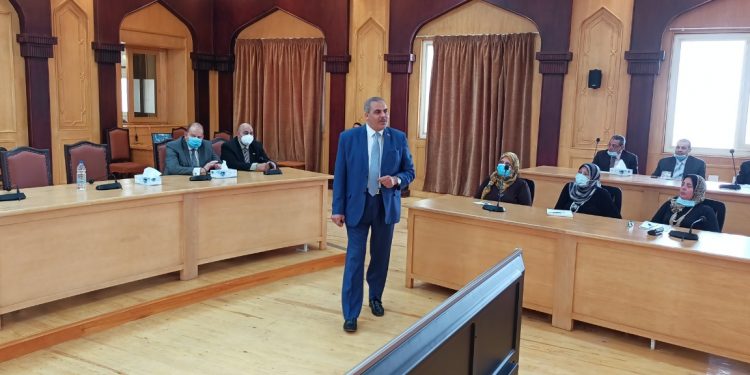 رئيس جامعة الأزهر يعقد لقاءً مفتوحًا مع مديري العموم بالجامعة