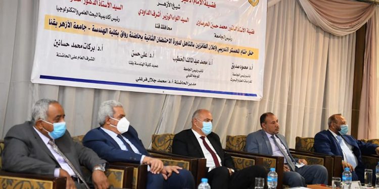 نائب رئيس جامعة الأزهر يشهد ختام المعسكر التدريبي لرعاية المبتكرين بحاضنة رواق الأزهر