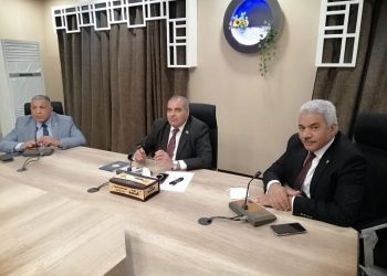 لجنة الأزمات بجامعة الأزهر تشيد بأداء الطواقم الطبية في مواجهة جائحة كورونا