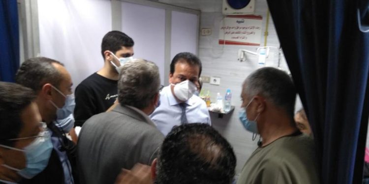 وزير التعليم العالي يتفقد مستشفى بنها الجامعي للاطمئنان على مصابي حادث قطار طوخ