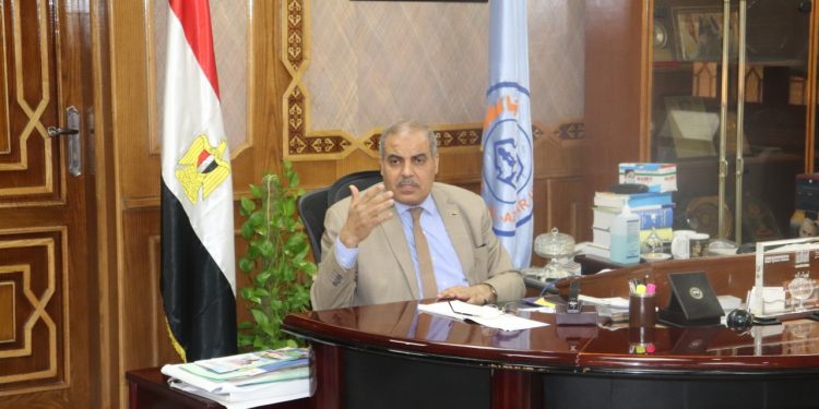 رئيس جامعة الأزهر يناقش تطورات ملف التحول الرقمي بكافة القطاعات