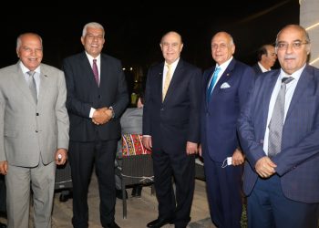 مؤسسة مصر أمانة تكرم نقيب المعلمين وعدد من الرموز الوطنية