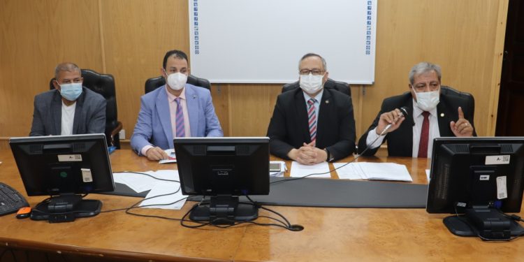 مجلس طب الأزهر يشدد على الالتزام بالإجراءات الاحترازية لمواجهة كورونا