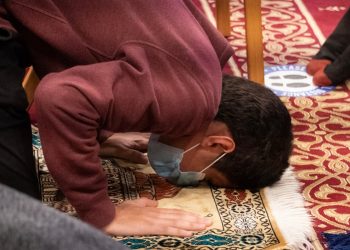 سعادة غامرة في الولايات المتحدة الأمريكية بسبب إعادة فتح المساجد