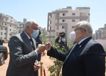 محافظ الجيزة يشيد بجهود إدارة جامعة القاهرة على مدار 4 سنوات