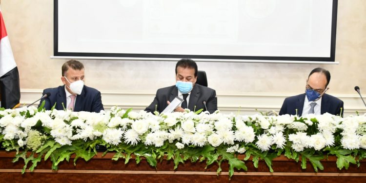 بشرى لأعضاء هيئة التدريس الذين تجاوزت اعارتهم عشر سنوات