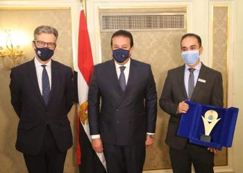 الدكتور ماركو زكي على جائزة نيوتن البريطانية