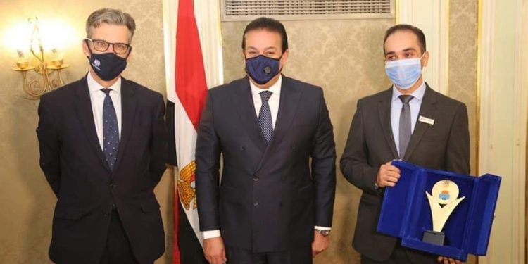 الدكتور ماركو زكي على جائزة نيوتن البريطانية