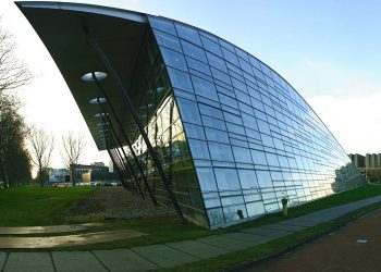 جامعة دلفت للتكنولوجيا تقدم منحة للطالبات في مجال الطيران والفضاء