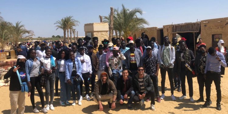 رابطة شباب الصفوة الأفارقة بمكتبة الإسكندرية في محمية وادي الريان