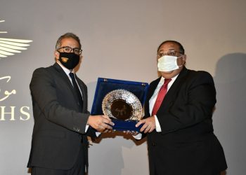 وزير السياحة والآثار يكرم جامعة حلوان على إسهاماتها فى فعاليات موكب نقل المومياوات الملكية