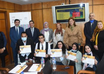 طلاب الفنون التطبيقية جامعة حلوان يحصدون المراكز الأولى في مسابقة تصميم المنسوجات ITEX