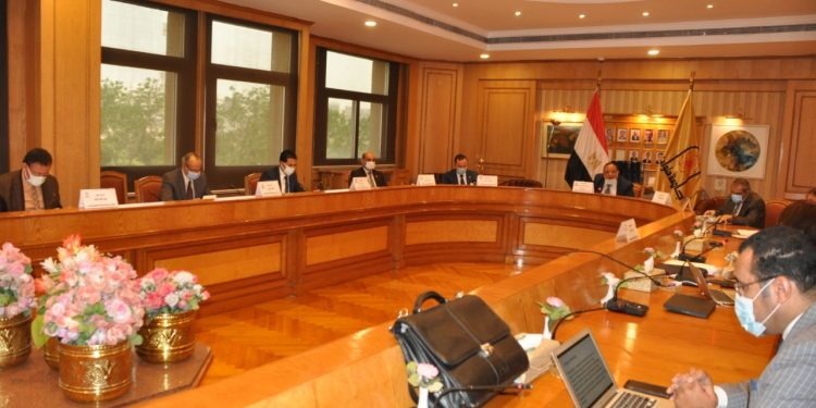 جامعة حلوان تستقبل لجنة الأعلى للجامعات للنظر في بدء الدراسة بكلية الدراسات العليا والبحوث البينية