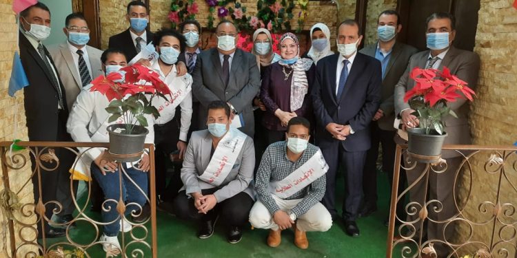 رئيس جامعة حلوان يتفقد كلية التكنولوجيا والتعليم ويهنئ أبناءها بحلول شهر رمضان المبارك