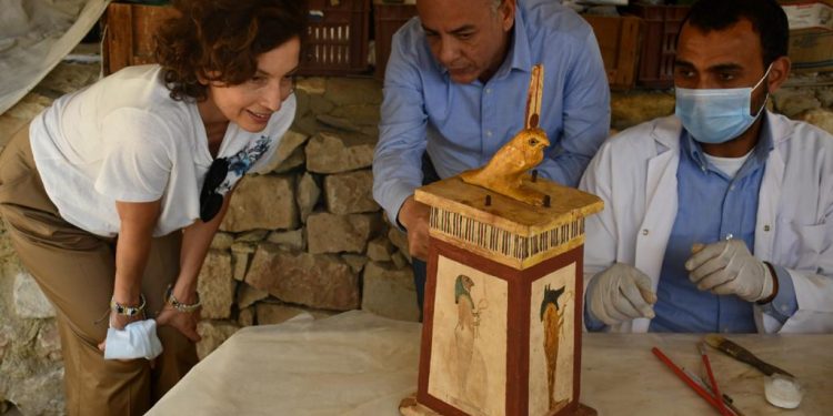 مدير عام منظمة اليونسكو تزور القاهرة التاريخية ومنطقتي آثار سقارة وأهرامات الجيزة