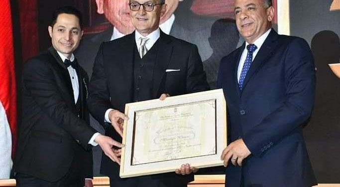 دولة صربيا تمنح مصطفي وزيري سفيرا للنوايا الحسنه