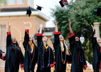 جامعة نانتشانغ الصينية تقدم منحة لطلاب البكالوريوس والدراسات العليا