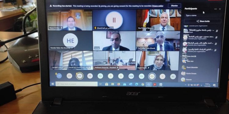 الأعلى لشئون الدراسات العليا يناقش سبل تذليل الصعوبات التي تواجه الطلاب الوافدين