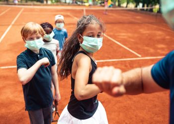 بسبب هذه الرياضات.. مركز مكافحة الأمراض الأمريكي يحذر من انتشار كورونا بين الأطفال