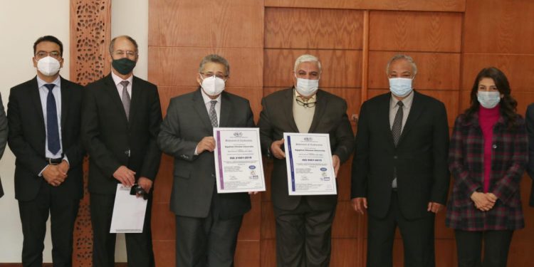 الجامعة المصرية الصينية تحصل على شهادتي ايزو في النظام الإداري والجودة التعليمية